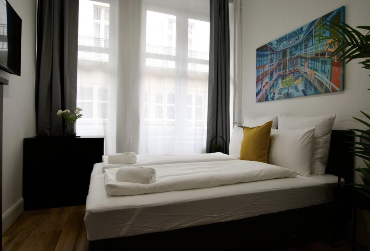 Studio By Hi5- In Downtown *